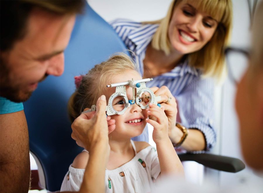 οφθαλμολογικός έλεγχος σε παιδί